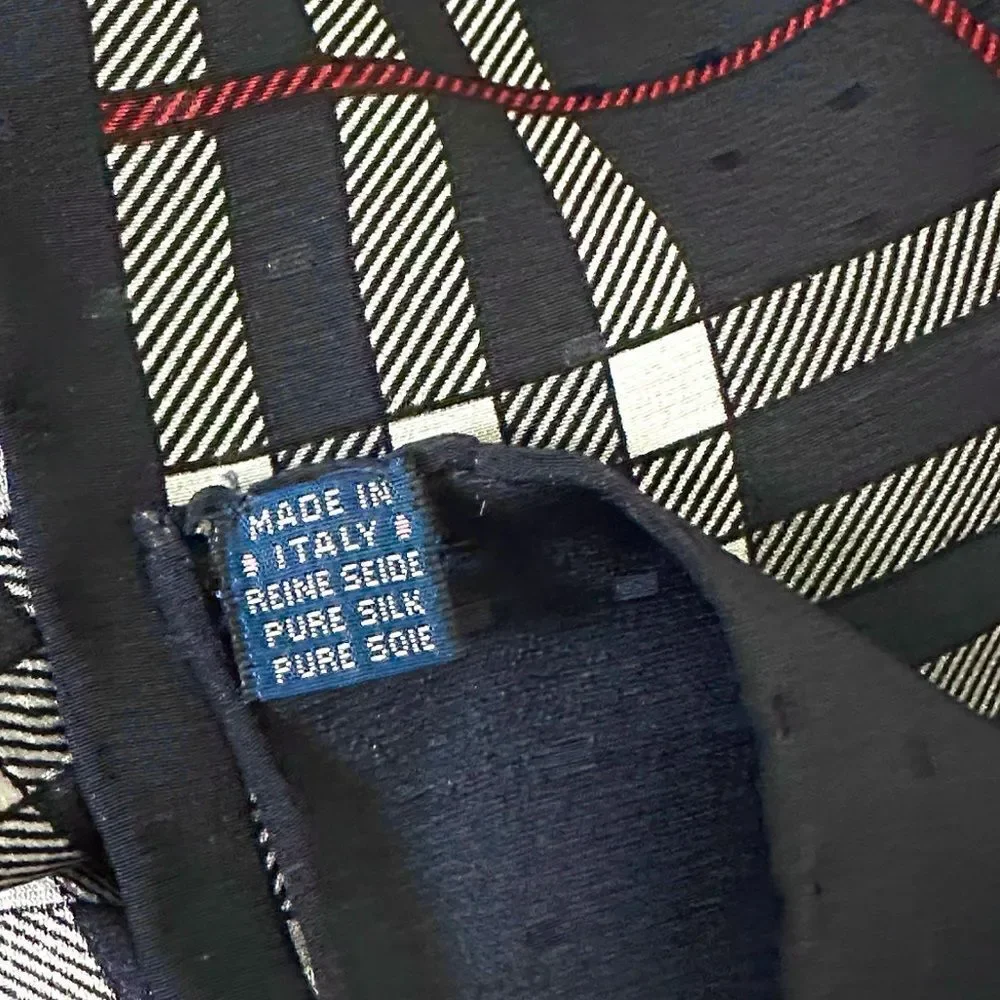 NWT Burberry Silk Oblong Scarf Navy Blue Nova Check Vintage Hand Rolled New